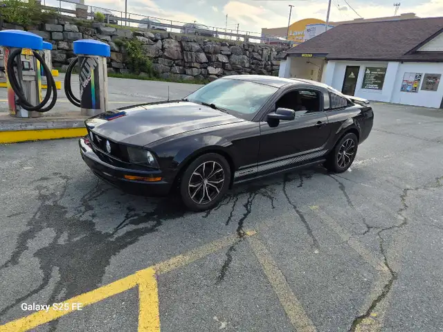 2005 Ford Mustang - Photo 4