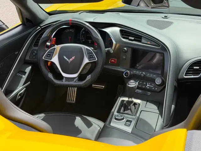 2015 Chevrolet Corvette - Photo 13