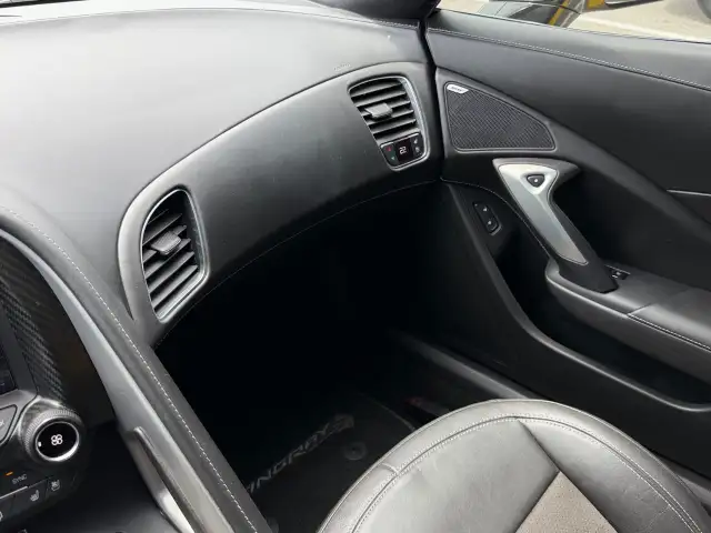 2015 Chevrolet Corvette - Photo 18