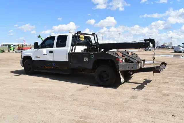 2007 GMC Sierra Classic 3500 - Photo 2