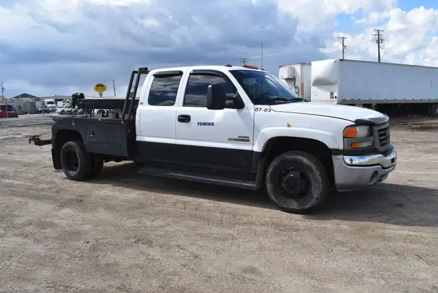 2007 GMC Sierra Classic 3500 - Photo 4