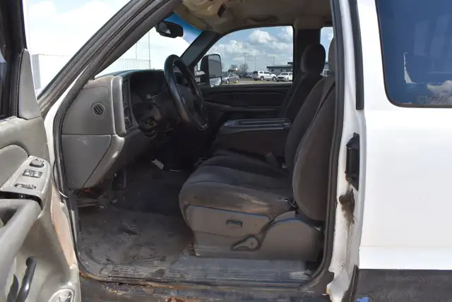 2007 GMC Sierra Classic 3500 - Photo 8