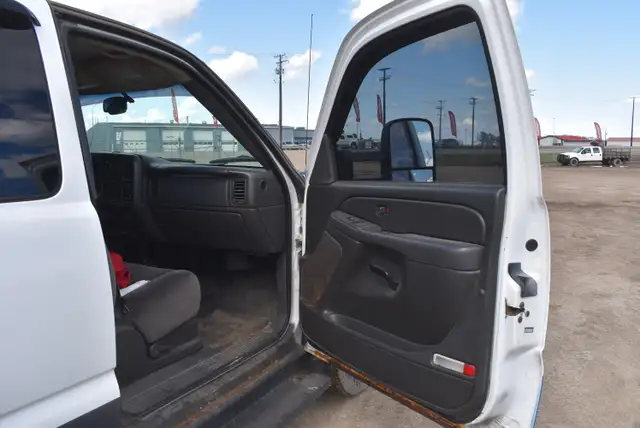 2007 GMC Sierra Classic 3500 - Photo 28