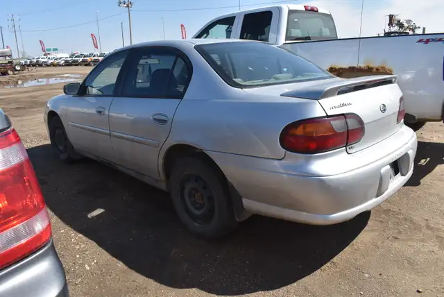 2001 Chevrolet Malibu - Photo 2