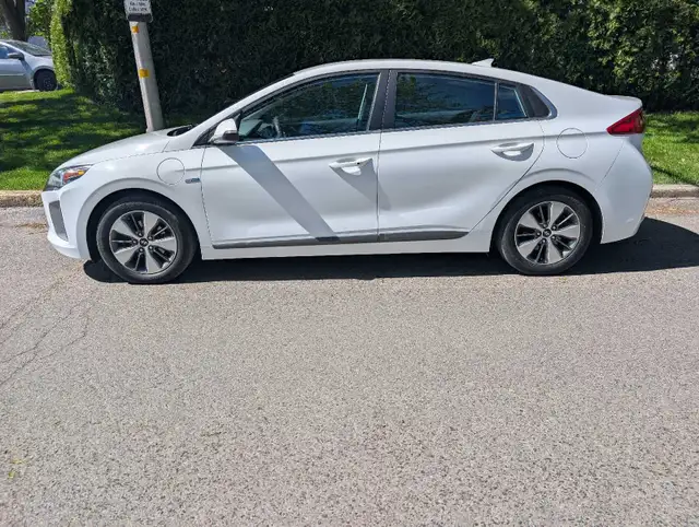 Hyundai Ioniq hybride   Saint-Hyacinthe Ghislain 819-818-1744 - Photo 2