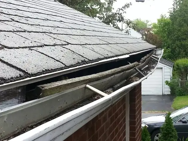 ROOFING,EAVESTROUGH,SIDING,DOWNSPOUT AND FASCIA REPAIRS - Photo 3