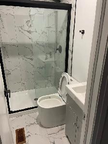 Large renovated one bedroom (whole main floor!) in Roncesvalles - Photo 4