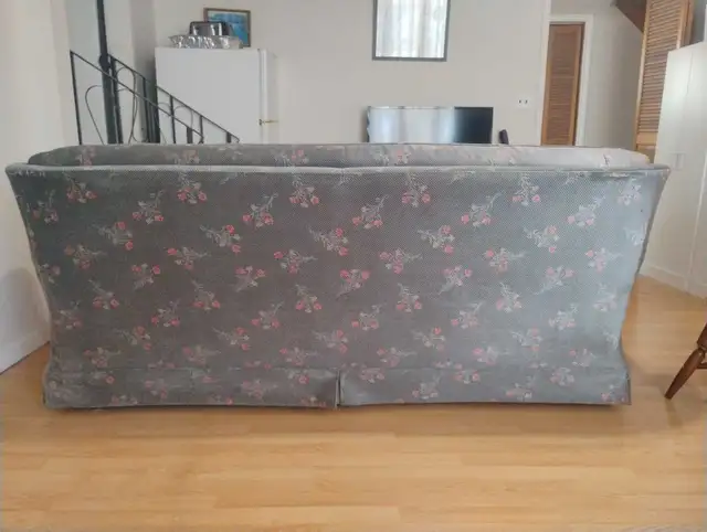 Full Size Couch - Photo 6