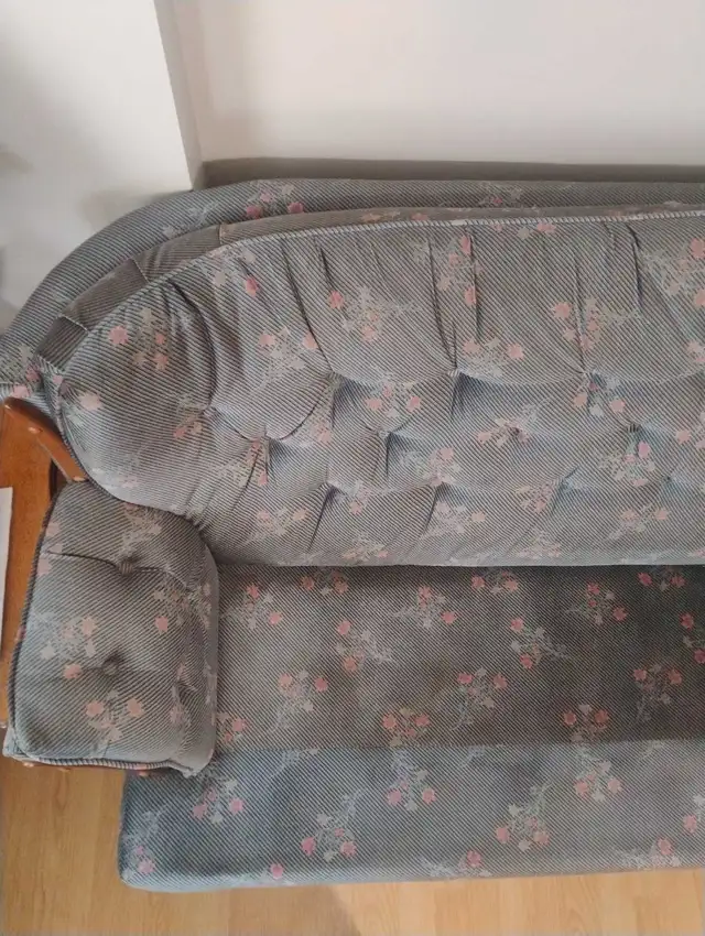 Full Size Couch - Photo 8