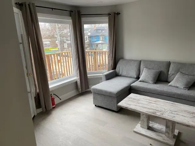 Newly Renovated Furnished Studios & 1BR in Roncesvalles - Photo 2