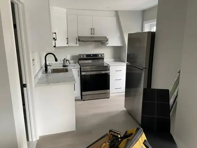 Newly Renovated Furnished Studios & 1BR in Roncesvalles - Photo 5