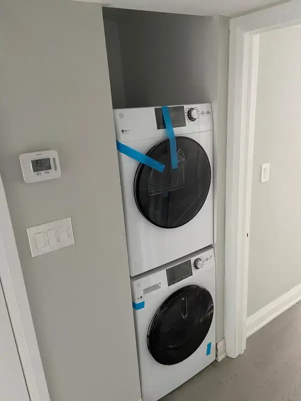 Newly Renovated Furnished Studios & 1BR in Roncesvalles - Photo 7