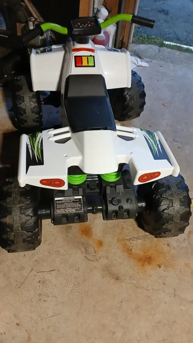 White Turbo Ride-On Quad