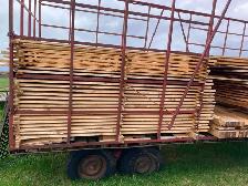 Planches de bois en pin environ 2200 pmp