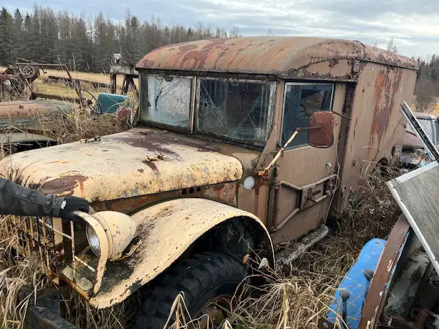 various old trucks - Photo 5