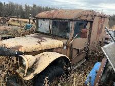 various old trucks - Photo 5