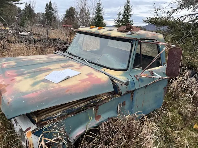 various old trucks - Photo 8