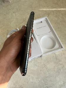 iPhone 11 Pro 64GB AirPods/Charger/Delivery - Photo 2
