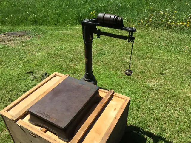 Fairbanks 300# industrial platform scale-original  unrestored