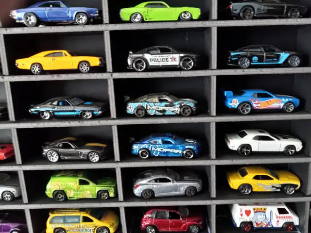 Hot Wheels  MOPAR Action Collection, - 100 cars total - Photo 5
