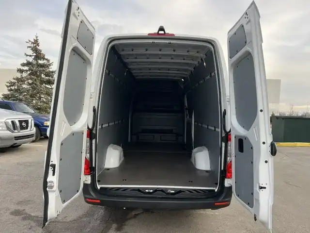 2023 Mercedes-Benz Sprinter Van CARGO 170WB - Photo 14
