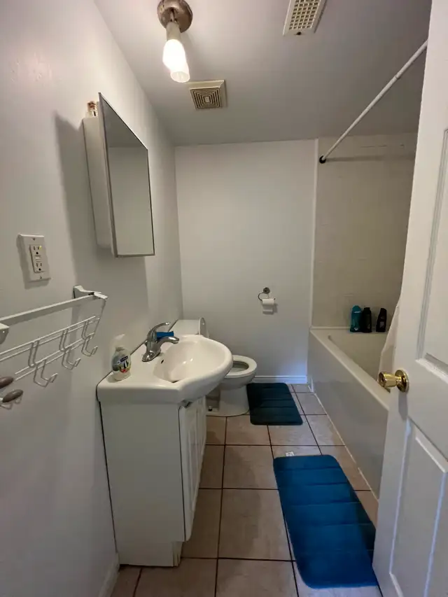 Room for rent - Photo 4