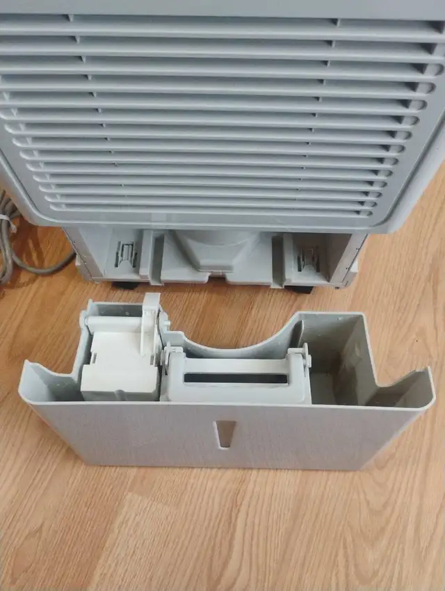 Dehumidifier - Photo 8