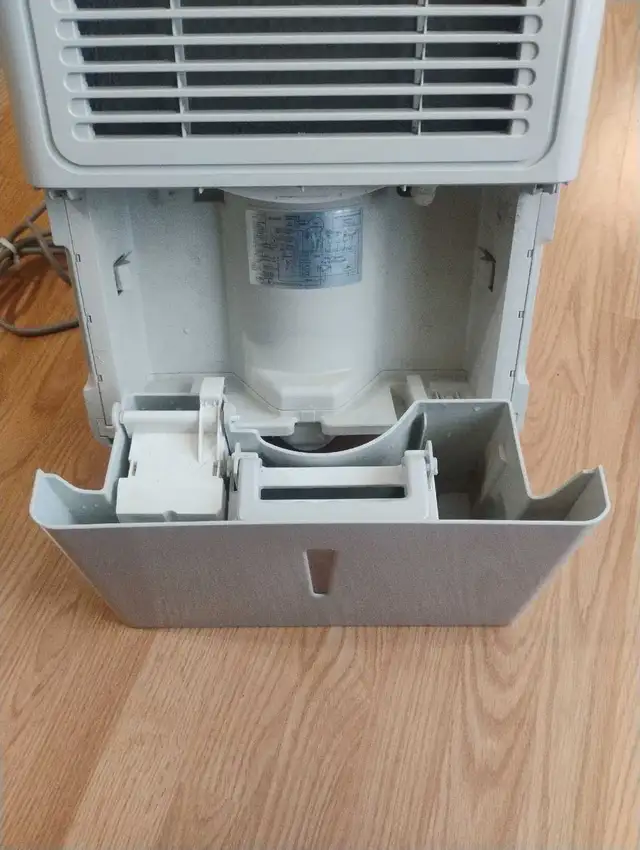 Dehumidifier - Photo 9