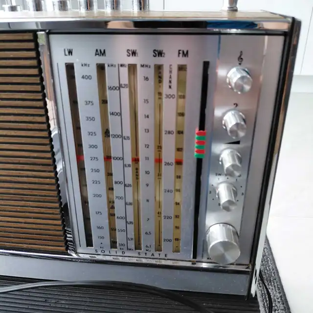 Radio portative vintage Grundig - Photo 3
