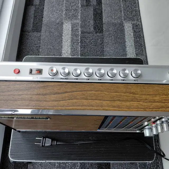 Radio portative vintage Grundig - Photo 4