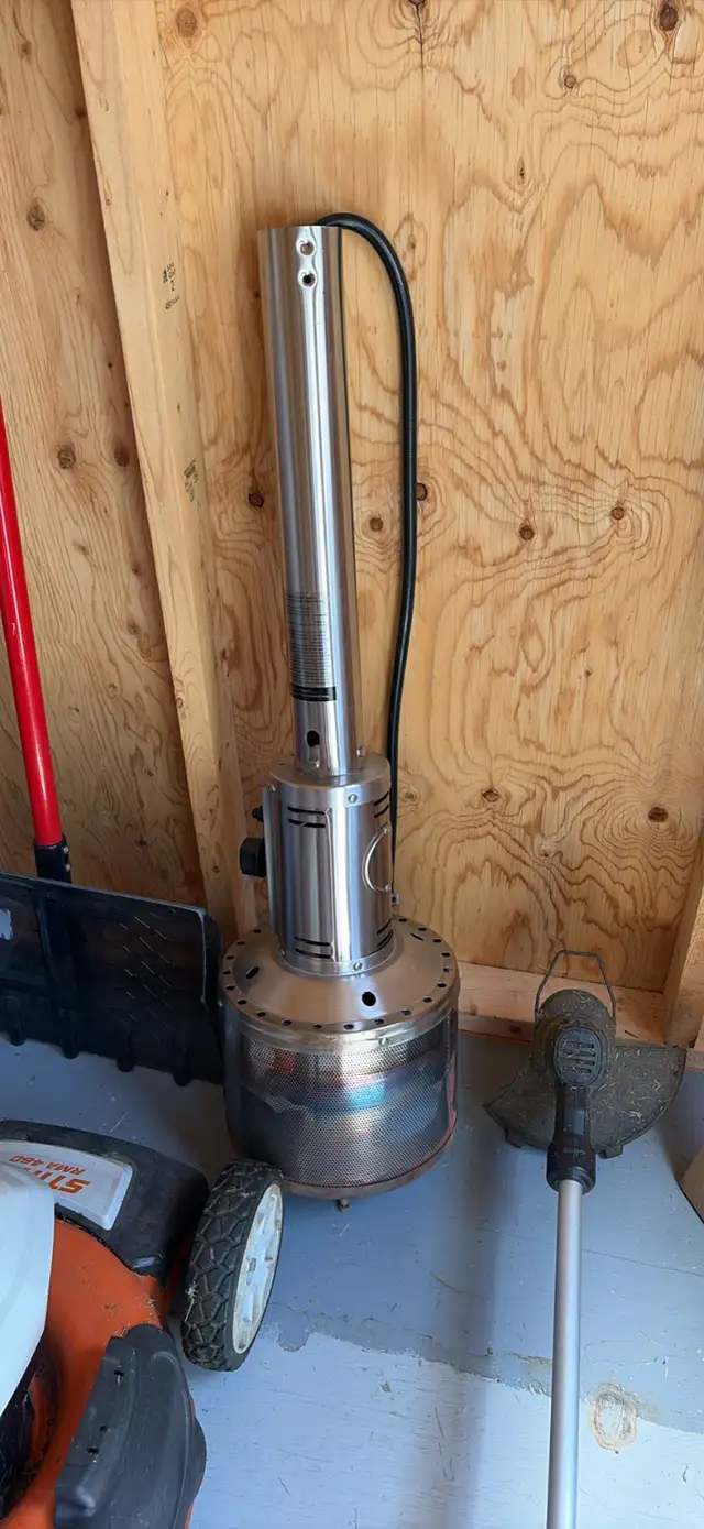 Patio heater - propane only used once - Photo 2