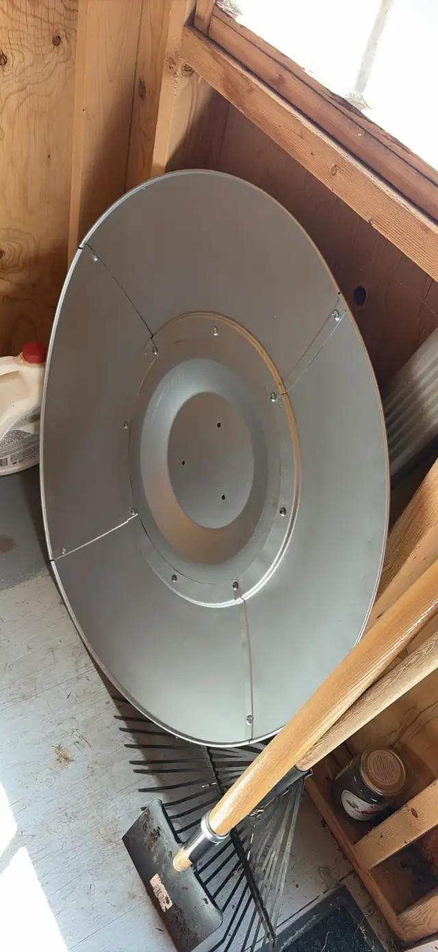 Patio heater - propane only used once - Photo 3
