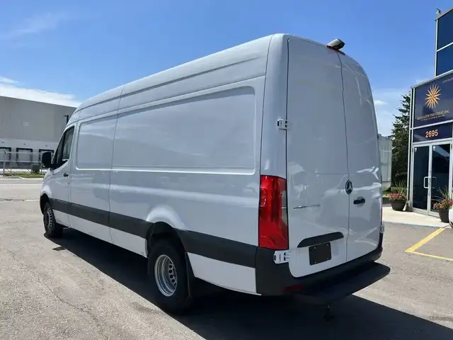 2023 Mercedes-Benz Sprinter Van Sprinter 3500XD- CARGO - Photo 10