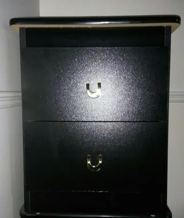 BRAND NEW (Never used) 2-Drawer Nightstand - 5 Pieces
