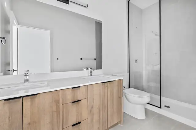 Brand New 4 Bedroom 3 bath Main floor Units.. Available!! - Photo 5