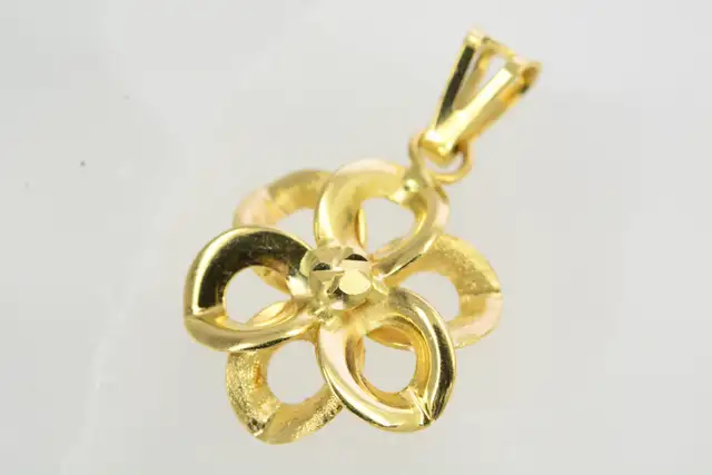 18K 3D FLOWER PENDANT - Photo 4