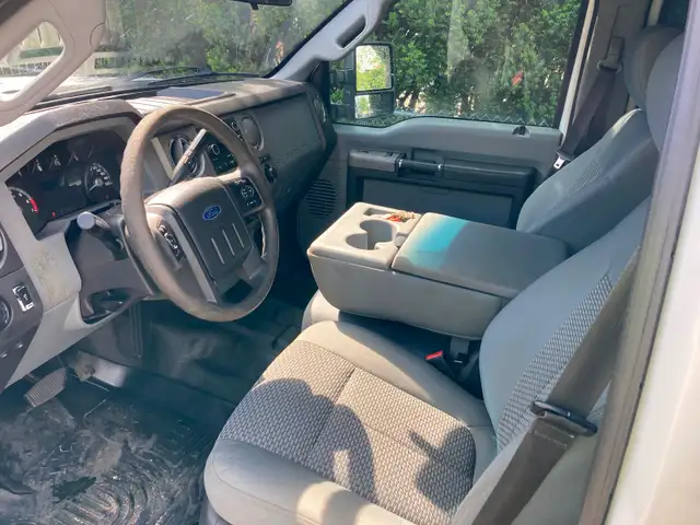 2014 Ford F350 4X4 Super Duty - Photo 3