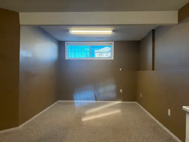2 bedroom Basement suite in Taradale ne for rent. - Photo 9