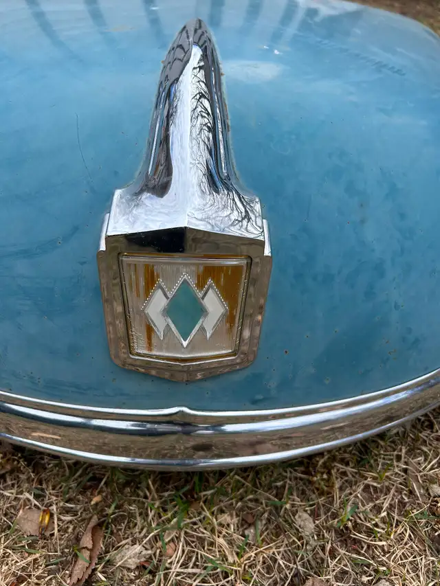 1951-53 IH hood - Photo 2
