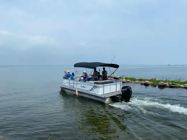 Cheapest Fishing Pontoon Boat on Lake Simcoe ｜ 30 mins drive - Photo 2