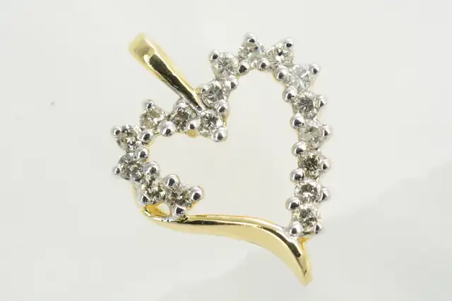 10K DIAMOND HEART PENDANT