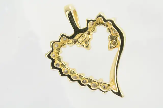 10K DIAMOND HEART PENDANT - Photo 2