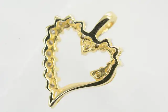 10K DIAMOND HEART PENDANT - Photo 4