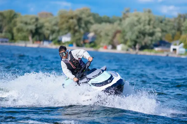 Toronto JetSki, only $99 - Photo 2