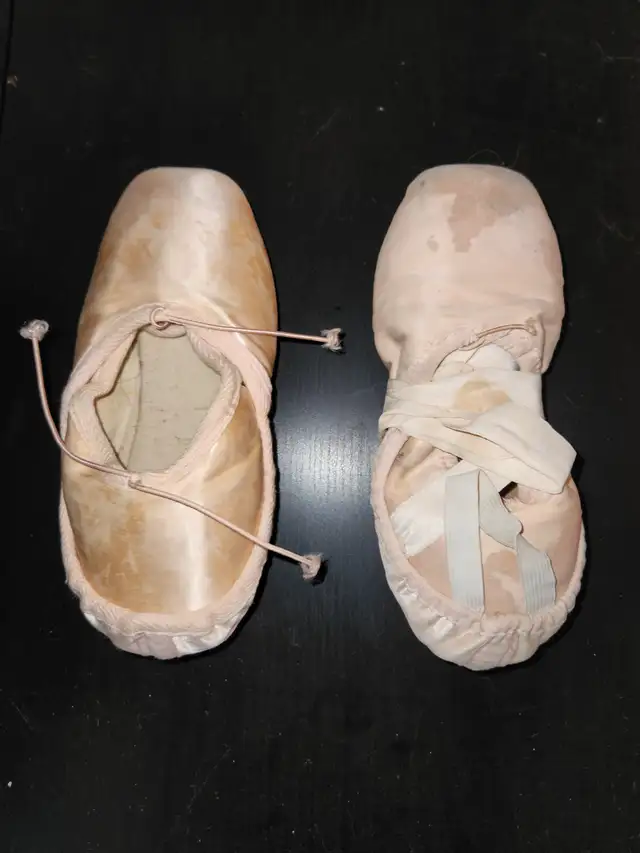 Chaussons de pointes professionnelles grandeur normale 6