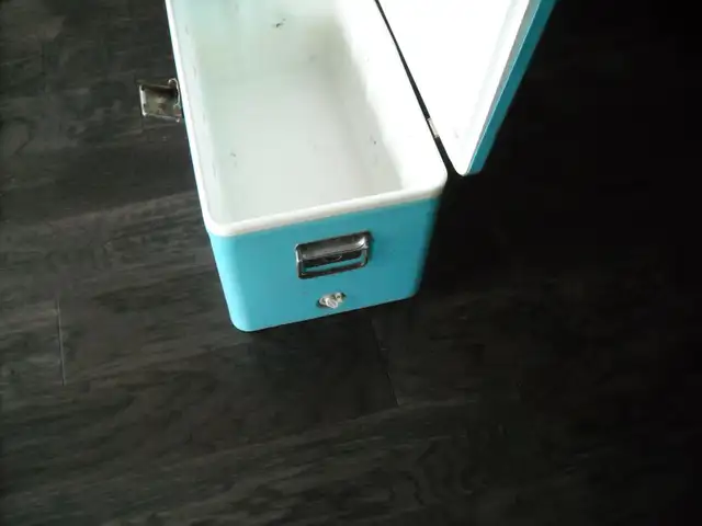 VINTAGE COLEMAN METAL COOLEREXCELLENT CONDITION - Photo 3