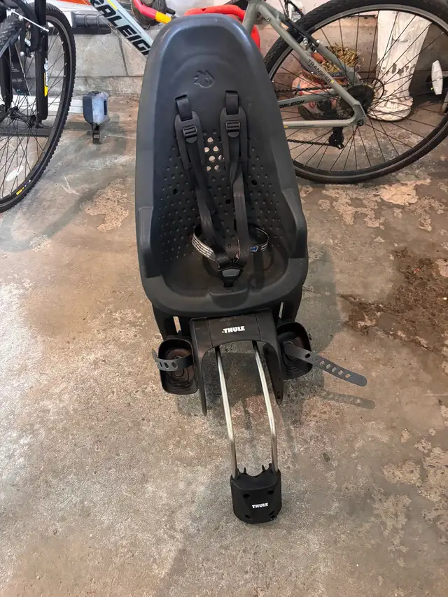Thule child seat for sale
