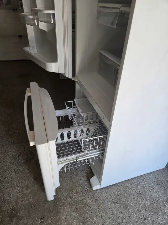 Whirlpool Convection Stove - Photo 6