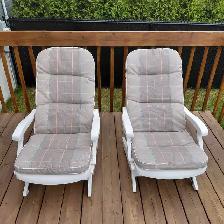 2 chaises extérieures de patio pliantes en PVC avec 2 coussins