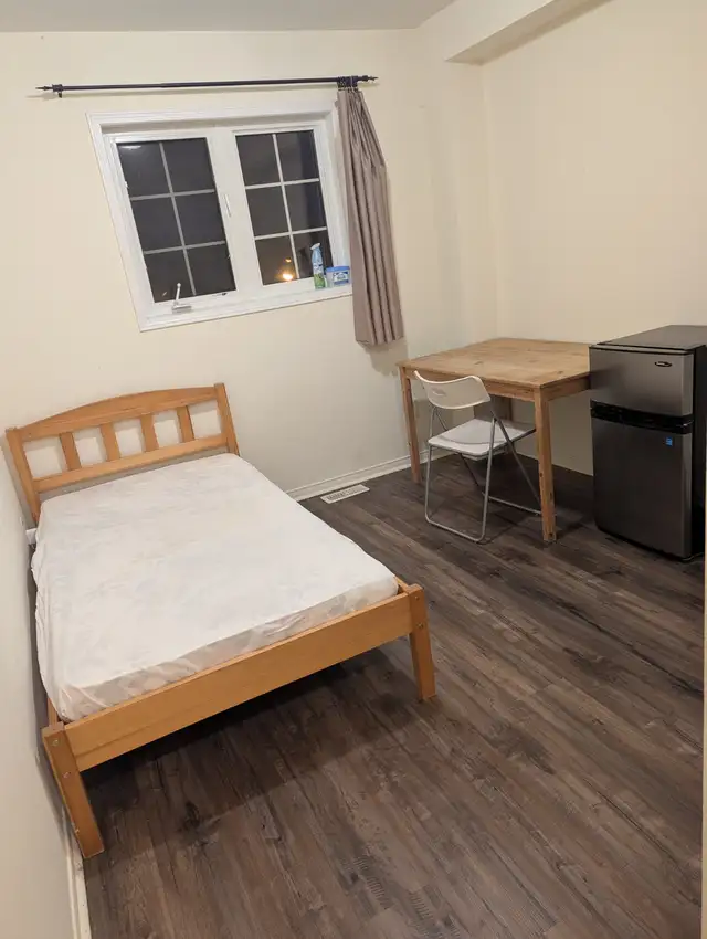 Multiple Rooms Private Bath Balcony Parking @York University - Photo 6